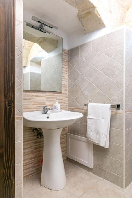 Апартаменты Dimora Del '500 In Zona Santa Croce Лечче Экстерьер фото